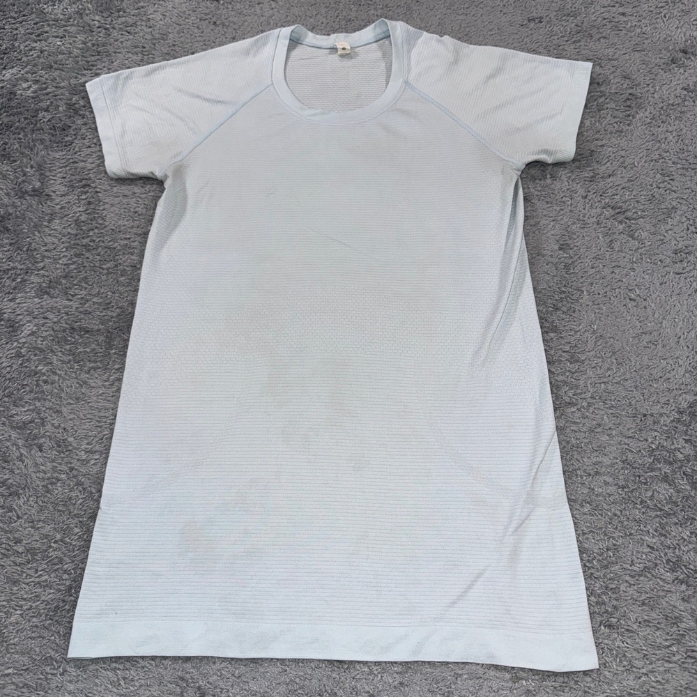 Lululemon Womens Swiftly Tech Short Sleeve 2.0 Shirt Size 8 Light Blue Athletic
